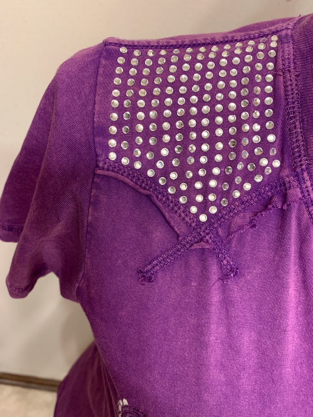 Affliction Purple tee with Rhinestones - Picture 3 of 6